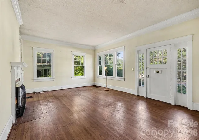Photo 3 of Single family home for sale at 510 Hawthorne Ln, Charlotte, NC 28204 | MLS# 4432026 | Listing updated on 2026-10-26