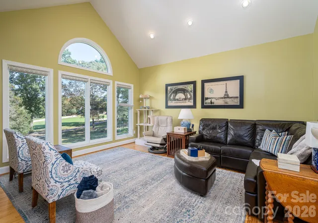 Photo 3 of Sale Pending at 3715 Foxboro Ln NE, Hickory, NC 28601 | MLS# 4432028 | Listing updated on 2026-10-20