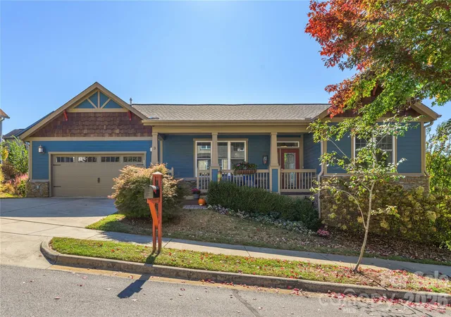 Photo 1 of Single family home for sale at 3 Bungalow Way, Asheville, NC 28804 | MLS# 4432035 | Listing updated on 2026-10-09
