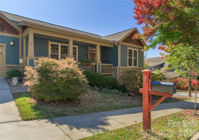 Photo 2 of Single family home for sale at 3 Bungalow Way, Asheville, NC 28804 | MLS# 4432035 | Listing updated on 2026-10-09