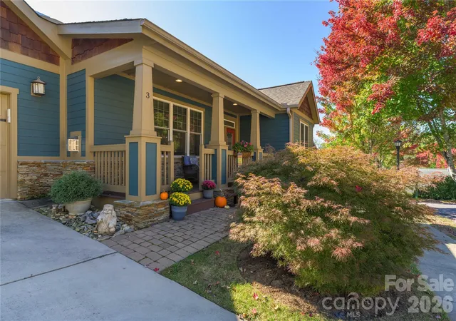 Photo 3 of Single family home for sale at 3 Bungalow Way, Asheville, NC 28804 | MLS# 4432035 | Listing updated on 2026-10-09