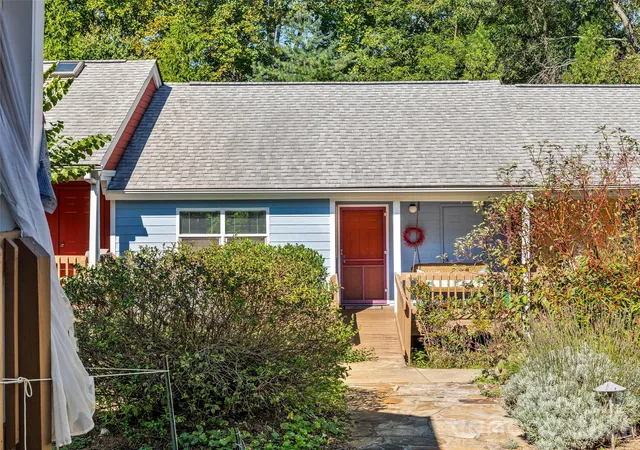 Townhouse for sale at 43 Vermont Ct #A3, Asheville, NC 28806 | MLS# 4432036