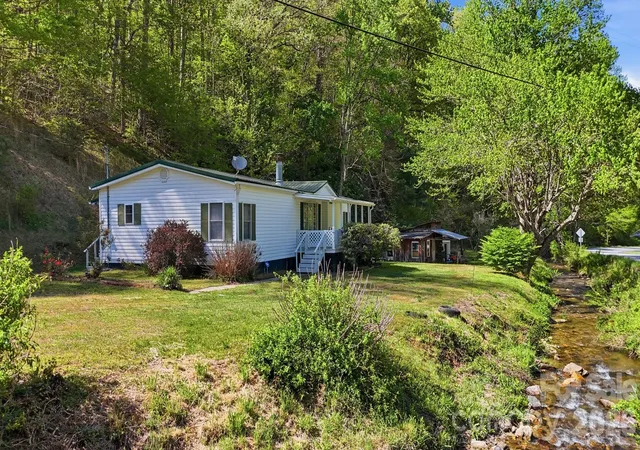 Photo 1 of Single family home for sale at 1200 Barkers Crk Rd, Whittier, NC 28789 | MLS# 4432038 | Listing updated on 2026-10-07