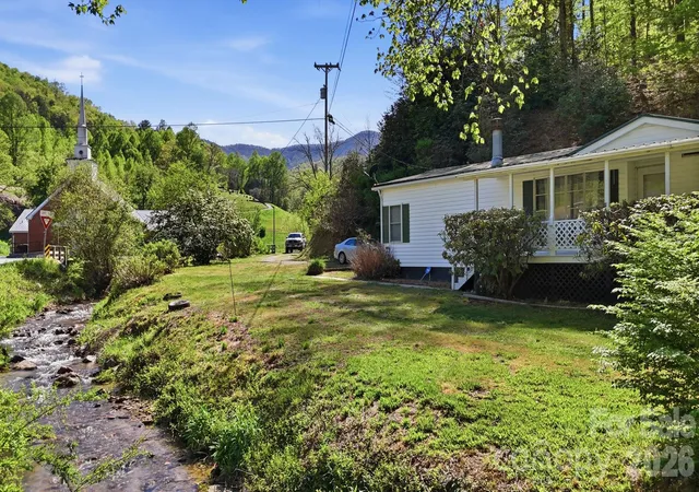 Photo 3 of Single family home for sale at 1200 Barkers Crk Rd, Whittier, NC 28789 | MLS# 4432038 | Listing updated on 2026-10-07