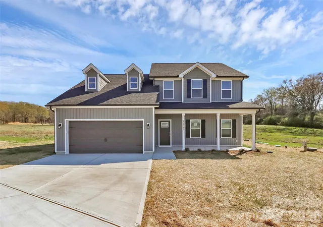 Photo 1 of Single family home for sale at 4060 Eagle Chase Dr, Charlotte, NC 28216 | MLS# 4432046 | Listing updated on 2026-10-08