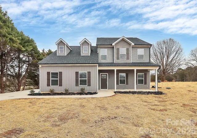 Photo 1 of Single family home for sale at 4060 Eagle Chase Dr, Charlotte, NC 28216 | MLS# 4432046 | Listing updated on 2026-10-09