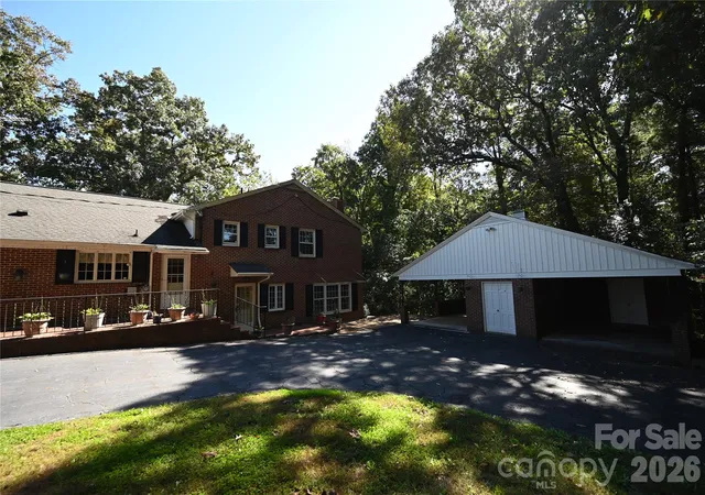 Photo 2 of Single family home for sale at 1308 Laurel St NE, Valdese, NC 28690 | MLS# 4432048 | Listing updated on 2026-10-08