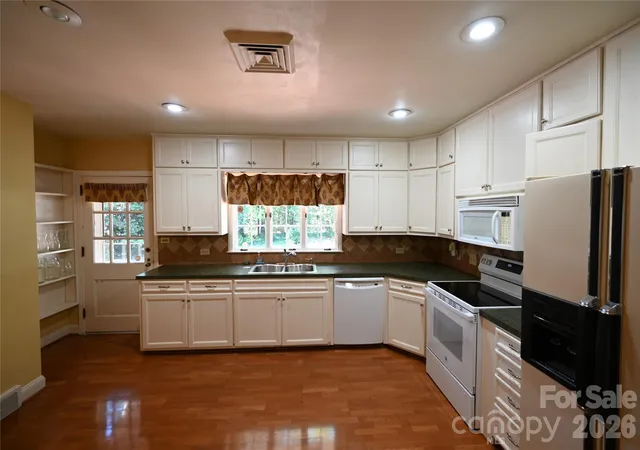 Photo 3 of Single family home for sale at 1308 Laurel St NE, Valdese, NC 28690 | MLS# 4432048 | Listing updated on 2026-10-08
