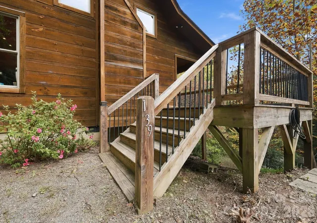 Photo 3 of Single family home for sale at 139 Lakey Gap Acres, Black Mountain, NC 28711 | MLS# 4432055 | Listing updated on 2026-10-22
