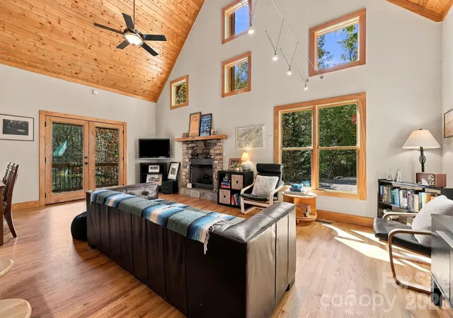 Photo 4 of Single family home for sale at 139 Lakey Gap Acres, Black Mountain, NC 28711 | MLS# 4432055 | Listing updated on 2026-10-22
