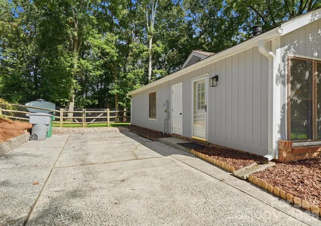 Photo 2 of Single family home for sale at 10702 Kingfisher Dr, Charlotte, NC 28226 | MLS# 4432057 | Listing updated on 2026-10-09