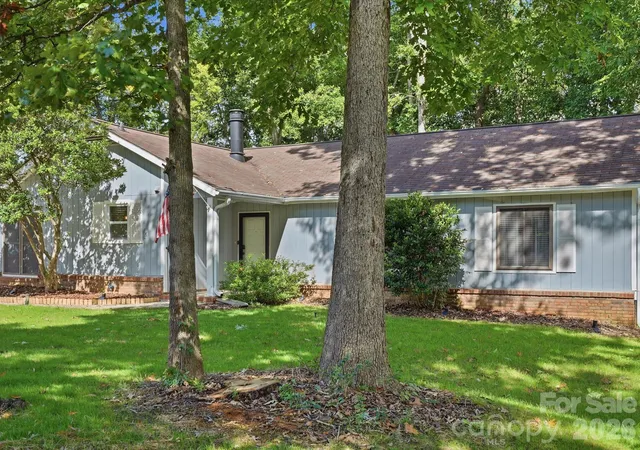 Photo 3 of Single family home for sale at 10702 Kingfisher Dr, Charlotte, NC 28226 | MLS# 4432057 | Listing updated on 2026-10-09