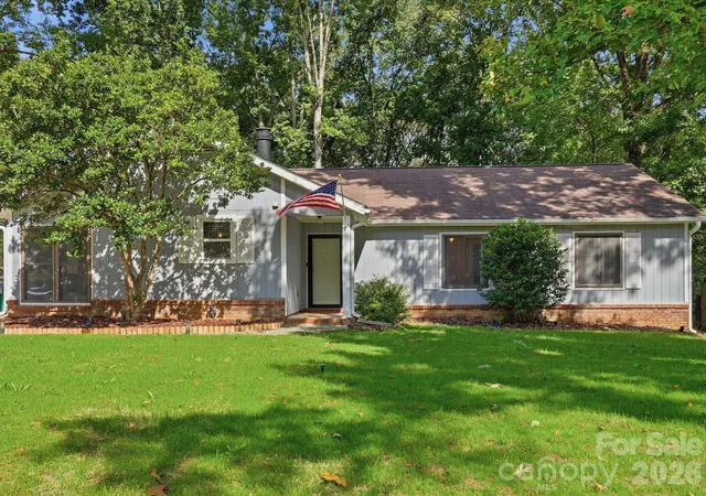 Photo 4 of Single family home for sale at 10702 Kingfisher Dr, Charlotte, NC 28226 | MLS# 4432057 | Listing updated on 2026-10-09