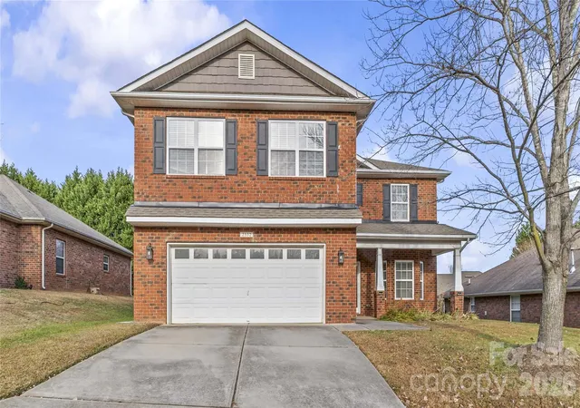 Photo 3 of Single family home for sale at 2532 Glyncastle Way, Gastonia, NC 28056 | MLS# 4432060 | Listing updated on 2026-10-07