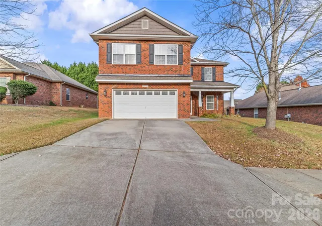 Photo 3 of Single family home for sale at 2532 Glyncastle Way, Gastonia, NC 28056 | MLS# 4432060 | Listing updated on 2026-10-07