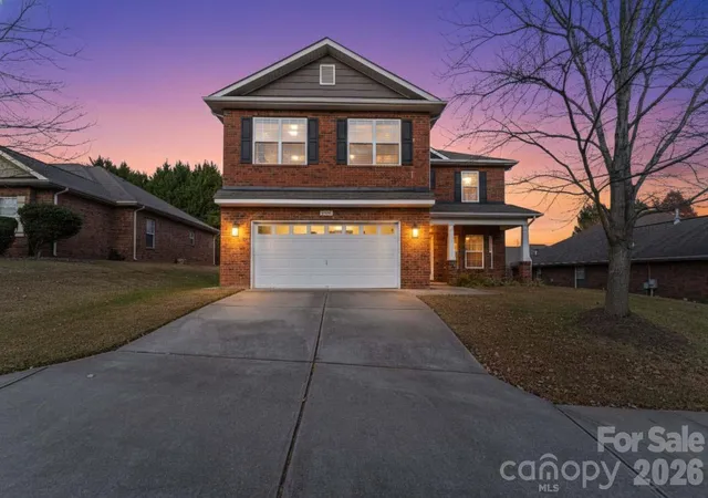Photo 4 of Single family home for sale at 2532 Glyncastle Way, Gastonia, NC 28056 | MLS# 4432060 | Listing updated on 2026-10-07