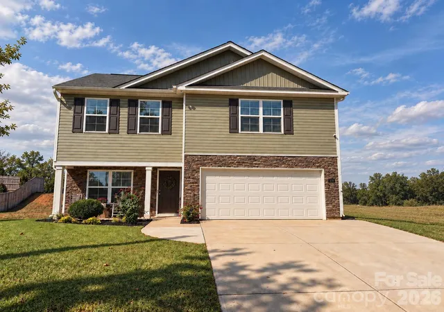 Photo 1 of Single family home for sale at 722 Hickory Point Dr, Lexington, NC 27292 | MLS# 4432065 | Listing updated on 2026-10-10