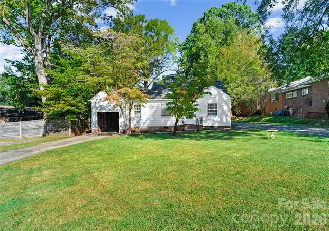 Single family home for sale at 1211 Woodland Dr, Charlotte, NC 28205 | MLS# 4432066