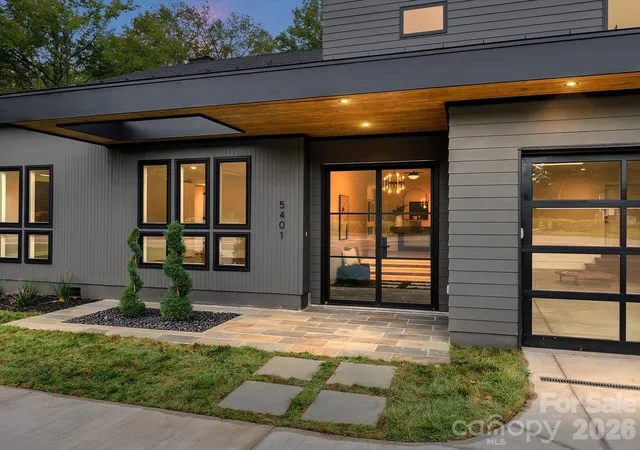 Photo 1 of Single family home for sale at 5401 Lancelot Dr, Charlotte, NC 28270 | MLS# 4432070 | Listing updated on 2026-10-29