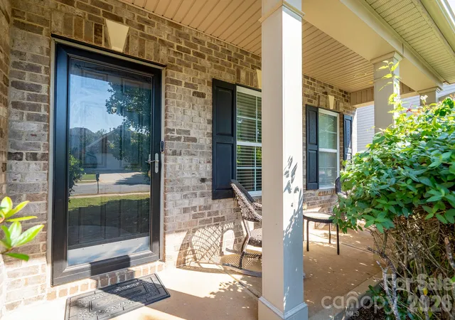 Photo 2 of Single family home for sale at 5214 Elementary View Dr, Charlotte, NC 28269 | MLS# 4432074 | Listing updated on 2026-10-23