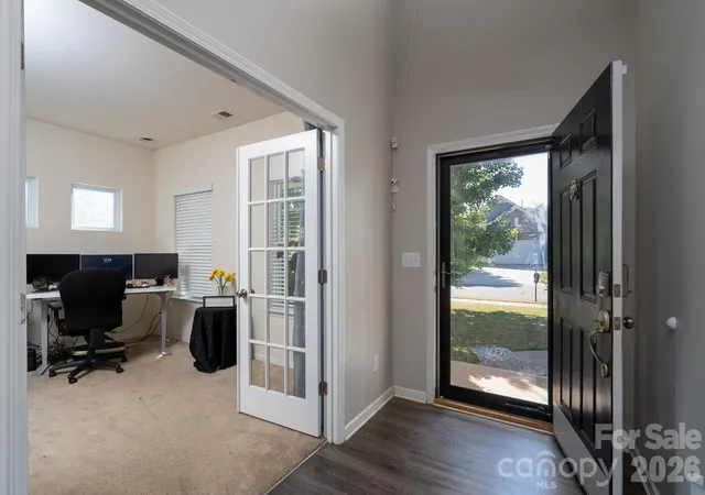 Photo 4 of Single family home for sale at 5214 Elementary View Dr, Charlotte, NC 28269 | MLS# 4432074 | Listing updated on 2026-10-23