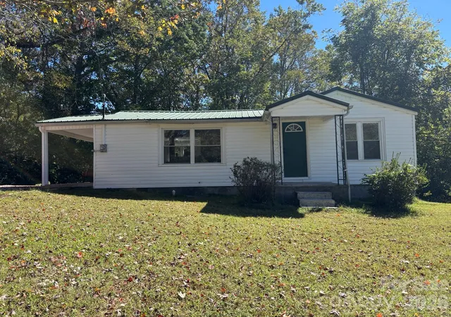 Single family home for sale at 162 Phillips Ln, Spruce Pine, NC 28777 | MLS# 4432084