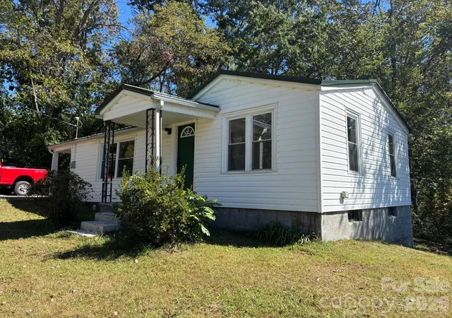 Photo 1 of Single family home for sale at 162 Phillips Ln, Spruce Pine, NC 28777 | MLS# 4432084 | Listing updated on 2026-10-08