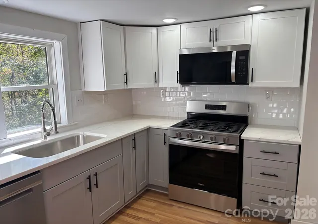 Photo 3 of Single family home for sale at 162 Phillips Ln, Spruce Pine, NC 28777 | MLS# 4432084 | Listing updated on 2026-10-08