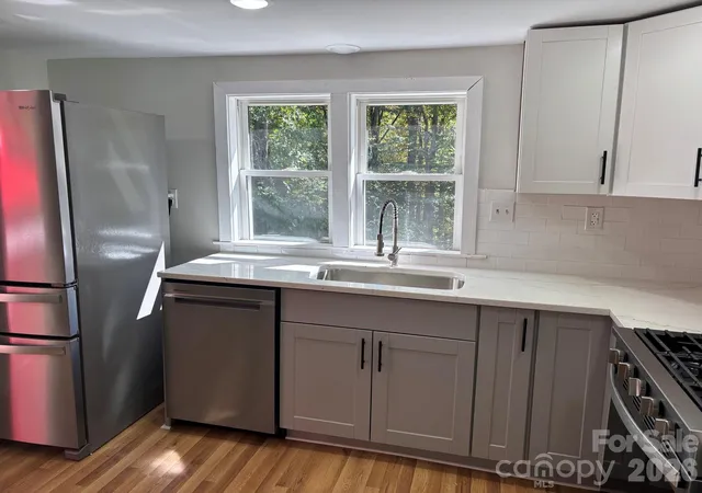 Photo 4 of Single family home for sale at 162 Phillips Ln, Spruce Pine, NC 28777 | MLS# 4432084 | Listing updated on 2026-10-08