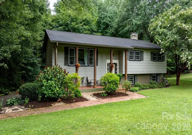 Single family home for sale at 267 25th Avenue NW, Hickory, NC 28601 | MLS# 4432088