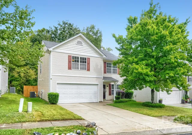 Photo 1 of Single family home for sale at 5135 Raspberry Knoll Dr, Charlotte, NC 28208 | MLS# 4432090 | Listing updated on 2026-10-08