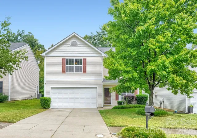 Photo 2 of Single family home for sale at 5135 Raspberry Knoll Dr, Charlotte, NC 28208 | MLS# 4432090 | Listing updated on 2026-10-08