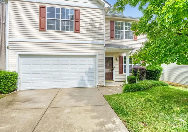 Photo 3 of Single family home for sale at 5135 Raspberry Knoll Dr, Charlotte, NC 28208 | MLS# 4432090 | Listing updated on 2026-10-08