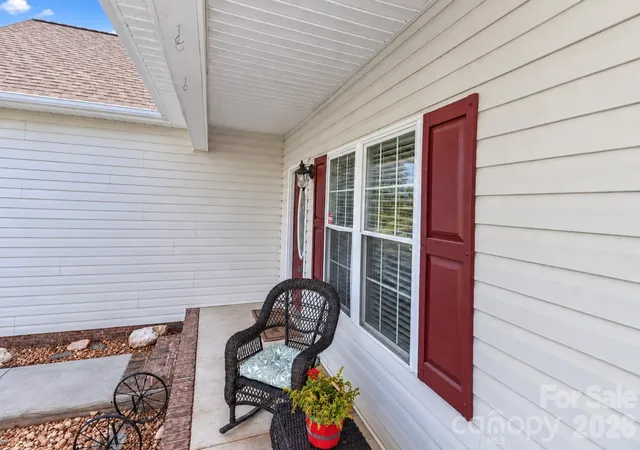 Photo 2 of Single family home for sale at 138 Westhaven Dr, Statesville, NC 28625 | MLS# 4432092 | Listing updated on 2026-10-09