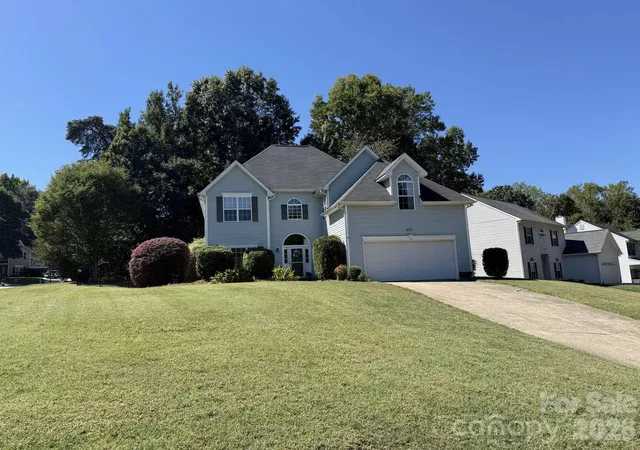 Photo 1 of Single family home for sale at 715 W Cheval Dr, Fort Mill, SC 29708 | MLS# 4432095 | Listing updated on 2026-10-09