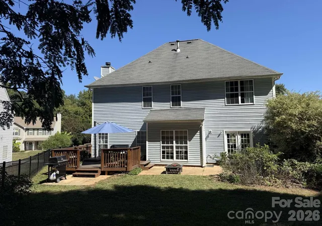 Photo 4 of Single family home for sale at 715 W Cheval Dr, Fort Mill, SC 29708 | MLS# 4432095 | Listing updated on 2026-10-10