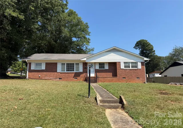 Photo 1 of Single family home for sale at 3022 Crescent Ln, Gastonia, NC 28052 | MLS# 4432108 | Listing updated on 2026-10-07