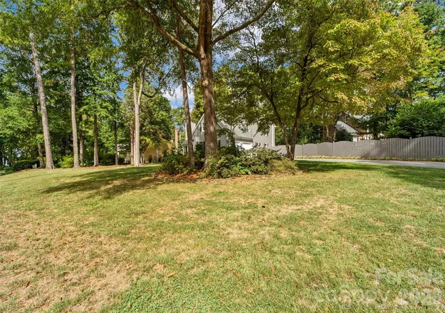 Photo 4 of Single family home for sale at 9831 Spring Harvest Dr, Mint Hill, NC 28227 | MLS# 4432113 | Listing updated on 2026-10-10