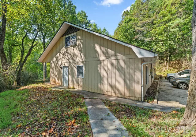 Photo 2 of Townhouse for sale at 487 N Country Clb Dr, Cullowhee, NC 28723 | MLS# 4432116 | Listing updated on 2026-10-11