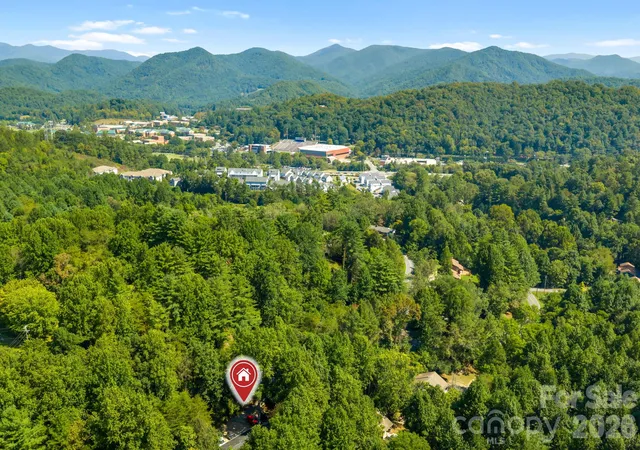 Photo 4 of Townhouse for sale at 487 N Country Clb Dr, Cullowhee, NC 28723 | MLS# 4432116 | Listing updated on 2026-10-11