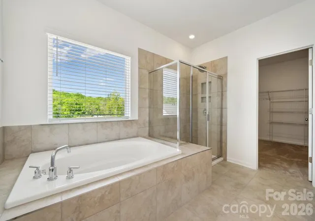 Photo 3 of Single family home for sale at 18222 Torchbearer Ln, Charlotte, NC 28278 | MLS# 4432119 | Listing updated on 2026-10-07