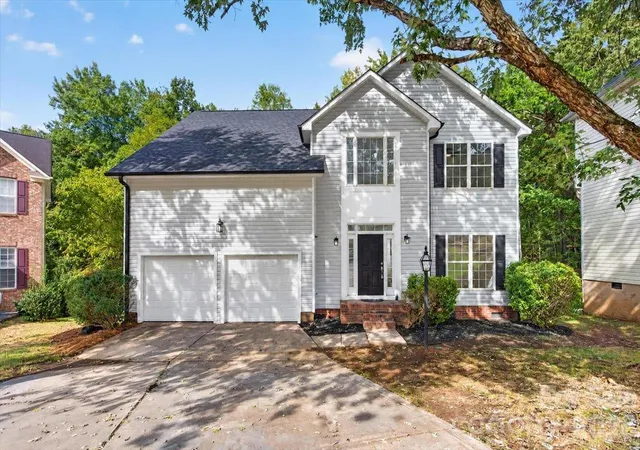 Photo 1 of Single family home for sale at 2536 Thornfield Rd, Charlotte, NC 28273 | MLS# 4432120 | Listing updated on 2026-10-09