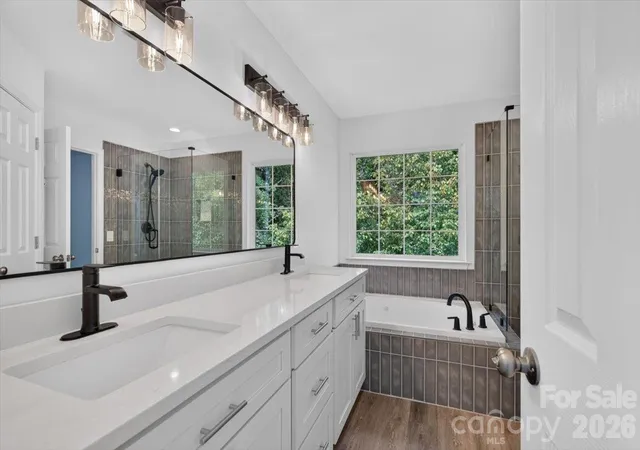 Photo 4 of Single family home for sale at 2536 Thornfield Rd, Charlotte, NC 28273 | MLS# 4432120 | Listing updated on 2026-10-09