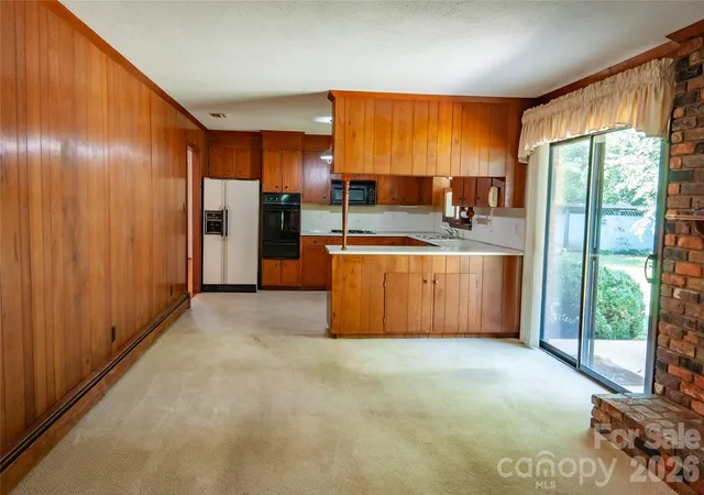 Photo 2 of Single family home for sale at 2607 Montgomery Dr, Statesville, NC 28625 | MLS# 4432123 | Listing updated on 2026-10-07