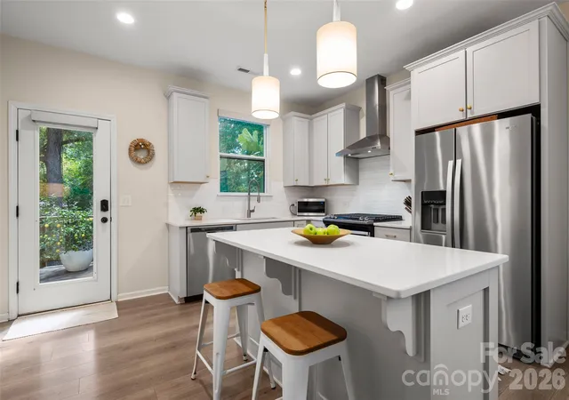 Photo 4 of Single family home for sale at 3200 Cosby Pl, Charlotte, NC 28205 | MLS# 4432127 | Listing updated on 2026-10-08