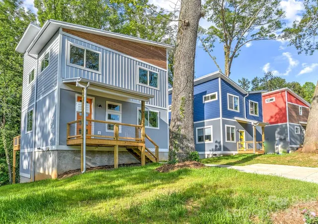 Single family home for sale at 21 Wilmington St, Asheville, NC 28806 | MLS# 4432133