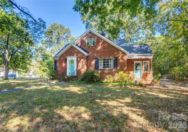 Single family home for sale at 50 Park Dr, Concord, NC 28027 | MLS# 4432135