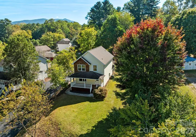 Photo 4 of Single family home for sale at 81 Crayton Rd, Asheville, NC 28803 | MLS# 4432139 | Listing updated on 2026-10-08