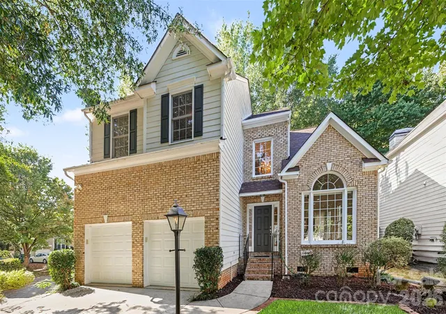 Photo 1 of Single family home for sale at 2103 Sablewood Dr, Charlotte, NC 28205 | MLS# 4432145 | Listing updated on 2026-10-23