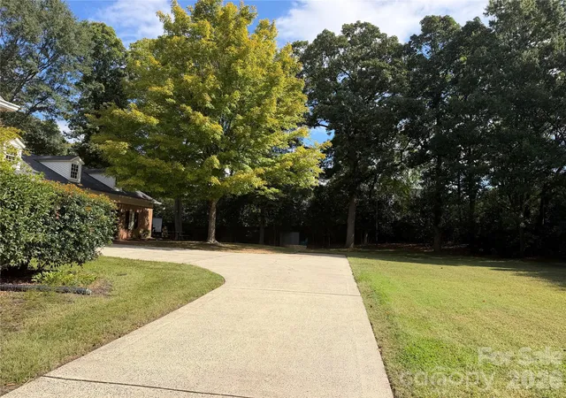 Photo 4 of Single family home for sale at 4533 Arborway Way, Charlotte, NC 28211 | MLS# 4432154 | Listing updated on 2026-10-09